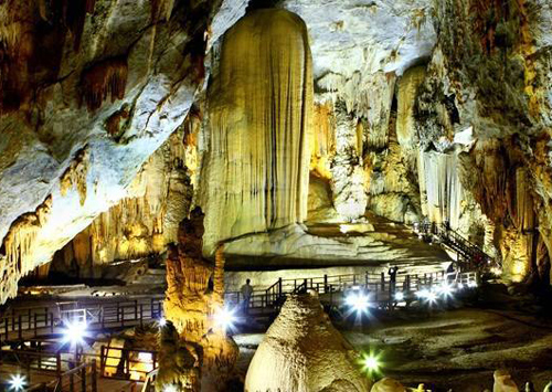 Tour Động Phong Nha đi từ Huế