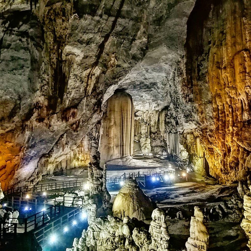 Tour Động Phong Nha đi từ Huế